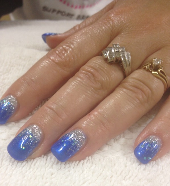 Elegant blue gel nail design