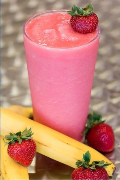 Banana strawberry smoothie