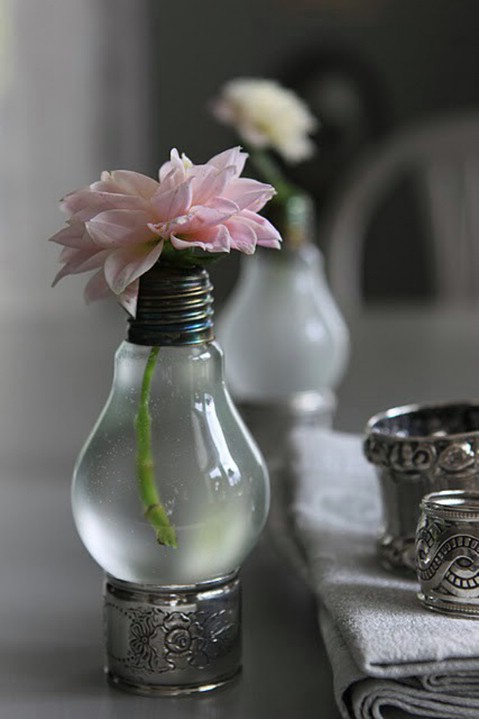 Diy light bulb vase