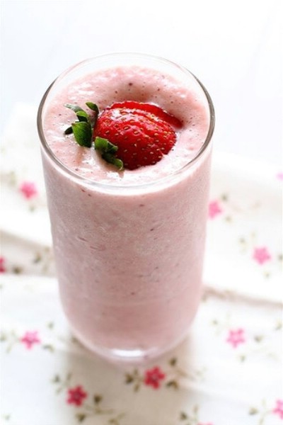 Strawberry cherry smoothie
