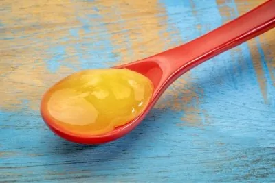 Image of a spoon of honey