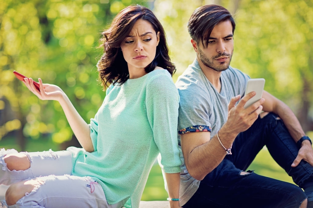 When "It's Complicated" Perfectly Defines Your Relationship Status