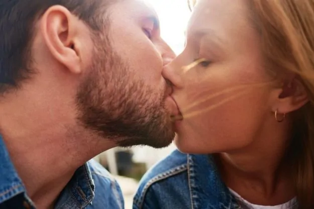 Lovers french kissing 