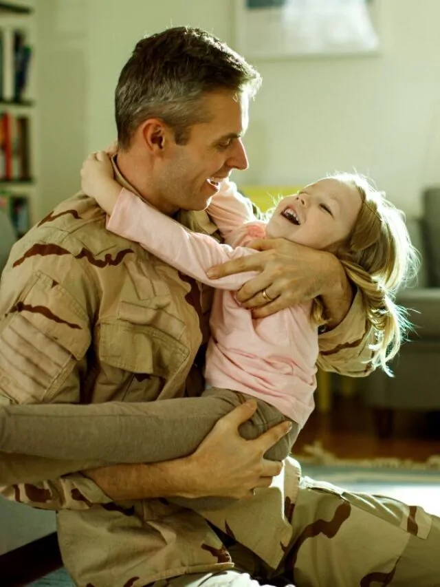 Military Dad Returns Home To Find Daughter Sleeping In Locked Kitchen