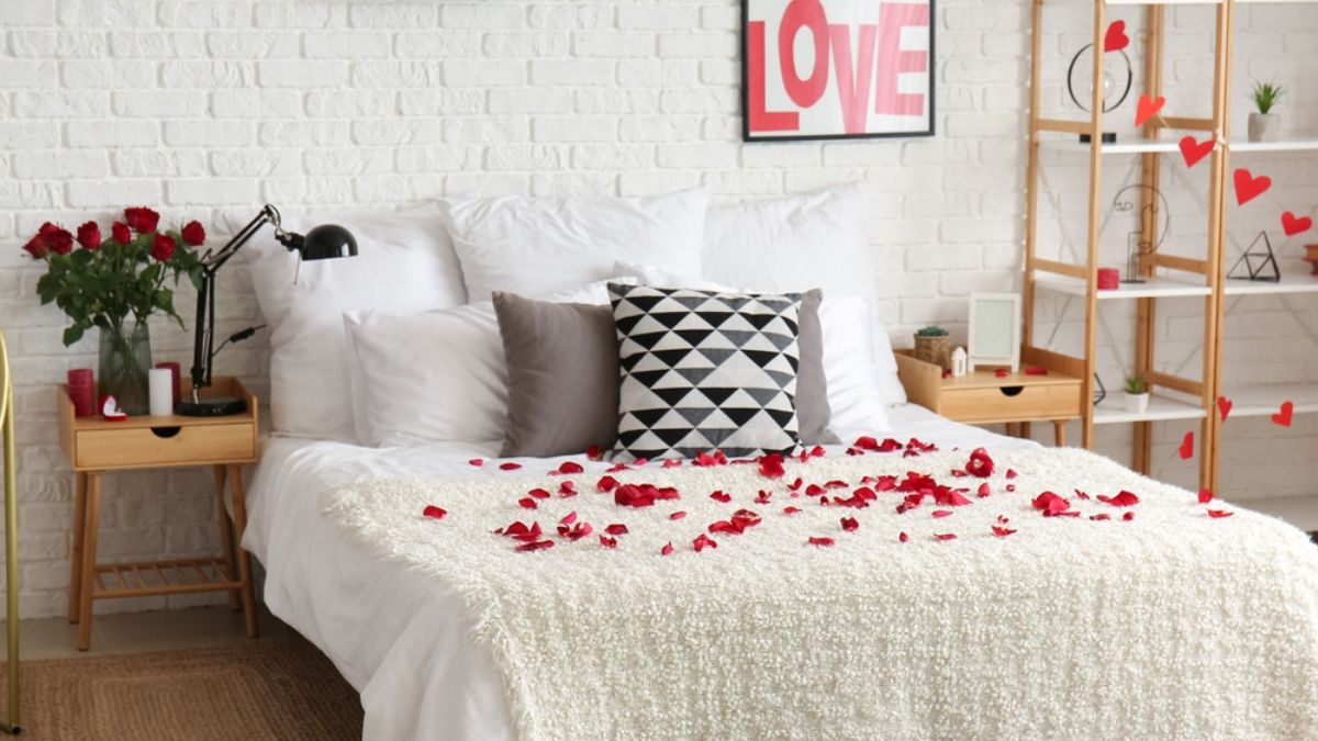 “Crazy” Airbnb Host Charges $50/Minute for Late Checkout, $20 for Drinking Extra Beer, $50 for Wearing Shoes Inside, $1,000 for Noise Complaint, and $2,000 for Having Over 2 Trash Bags in the House 13 Dating Surprises 17 675x1200 1