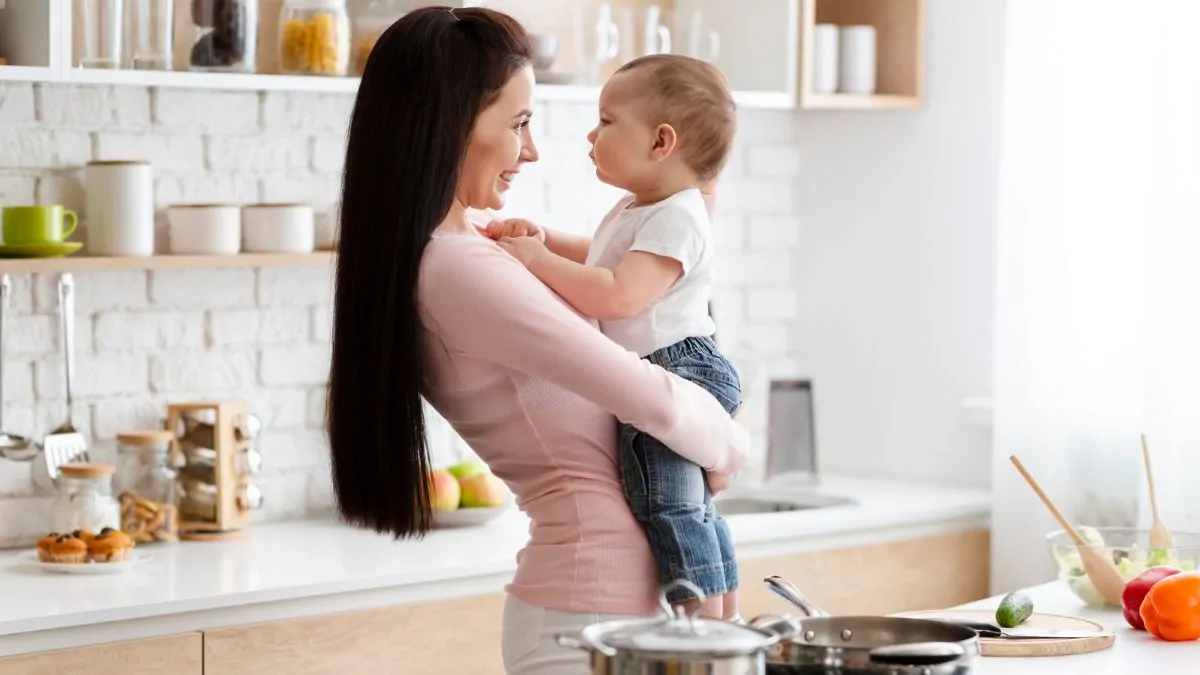 Woman with baby 1200x675 1