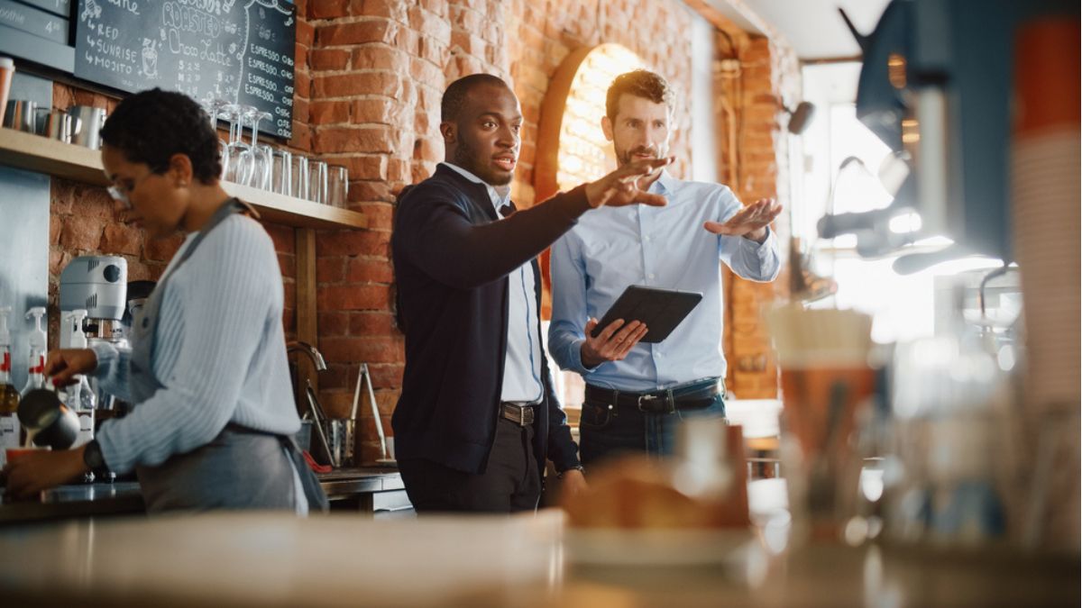 restaurant manager 1200x675 1