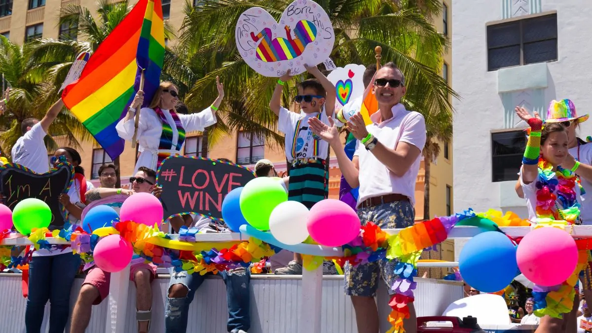 Lauren Boebert says LGBTQ+ people are "degenerates," calls for boycotting North Face after announcing its Pride collection 2 yg36773